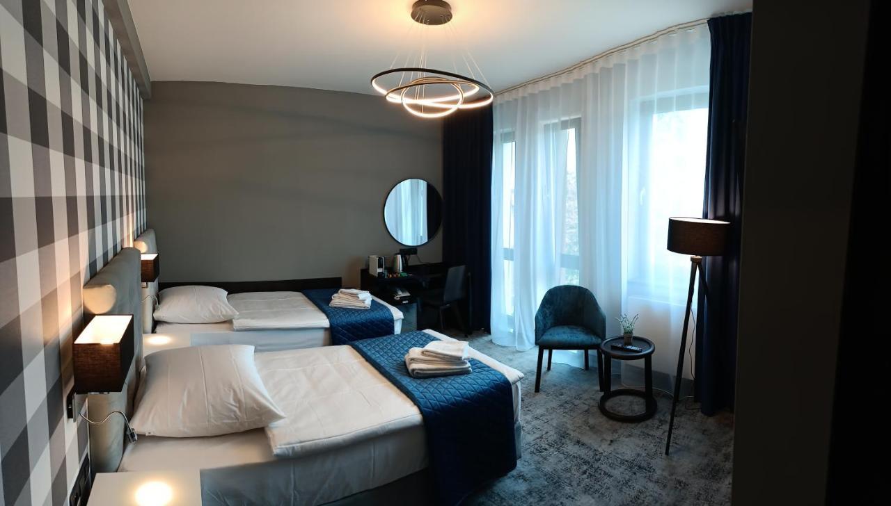 Hotel Sanova Jaroslaw Bagian luar foto