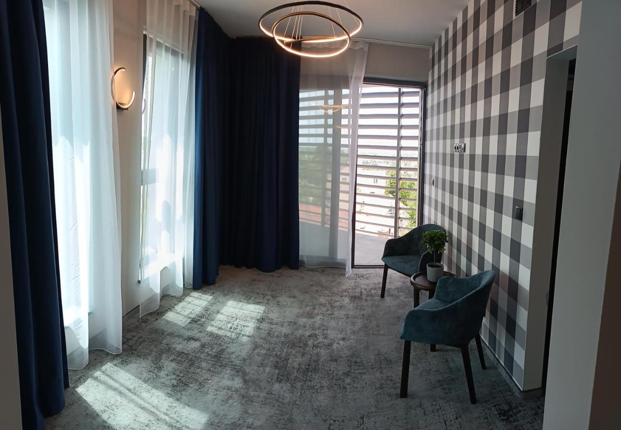 Hotel Sanova Jaroslaw Bagian luar foto