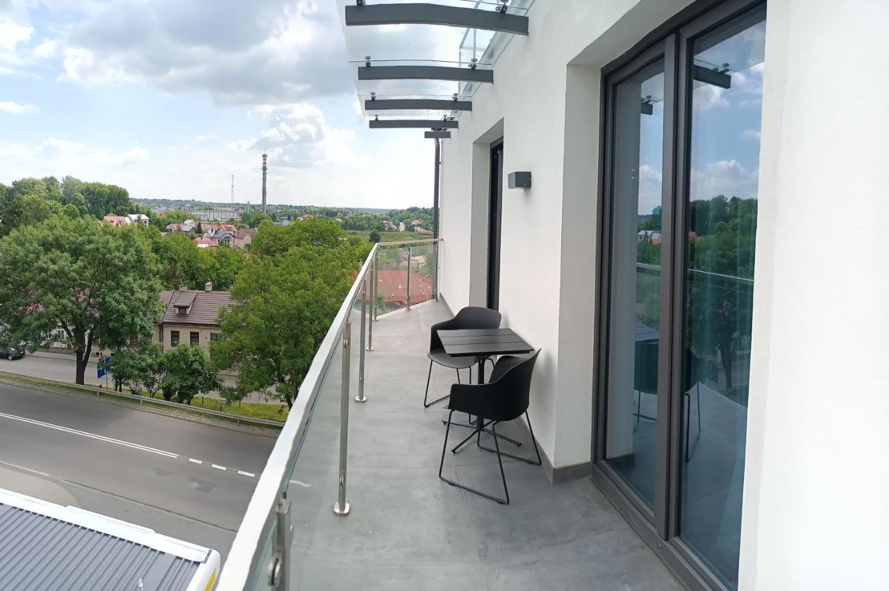 Hotel Sanova Jaroslaw Bagian luar foto