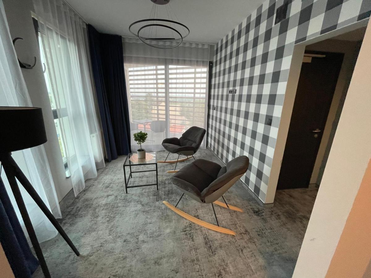 Hotel Sanova Jaroslaw Bagian luar foto