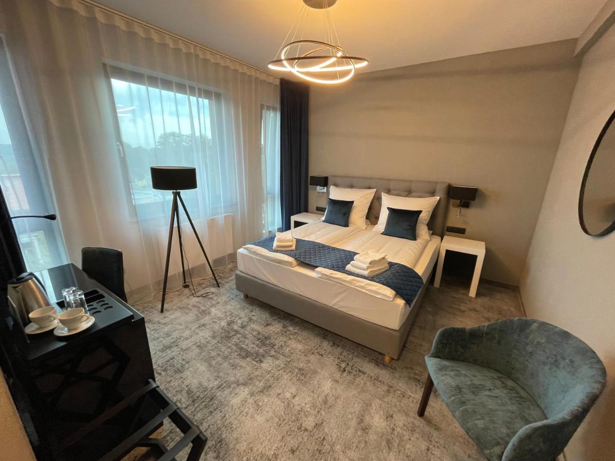 Hotel Sanova Jaroslaw Bagian luar foto