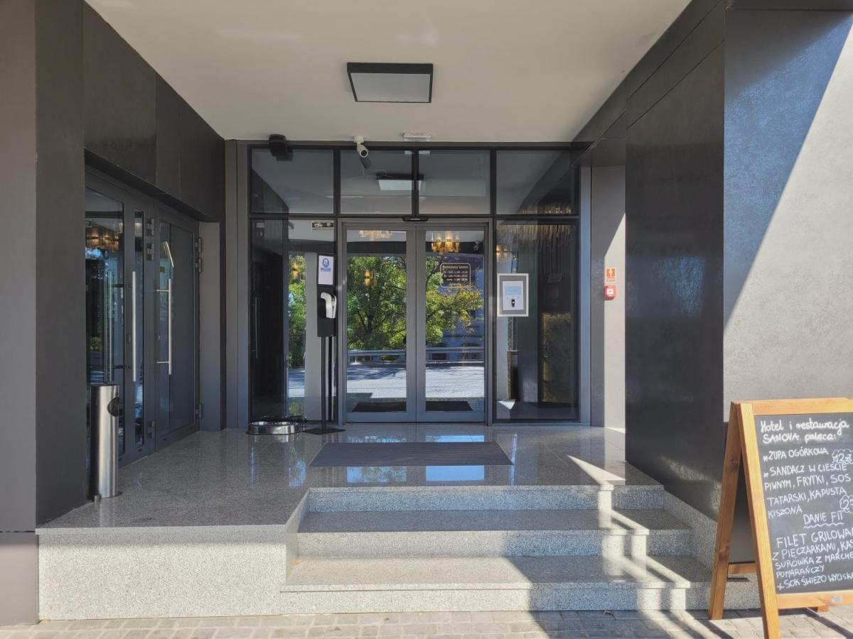 Hotel Sanova Jaroslaw Bagian luar foto