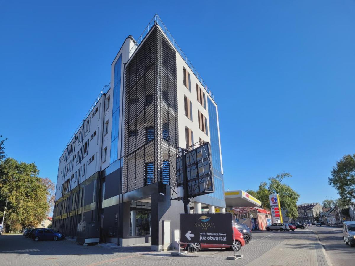 Hotel Sanova Jaroslaw Bagian luar foto