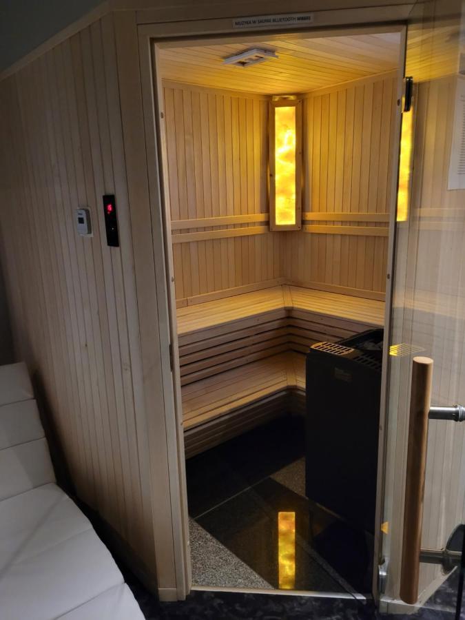 Hotel Sanova Jaroslaw Bagian luar foto
