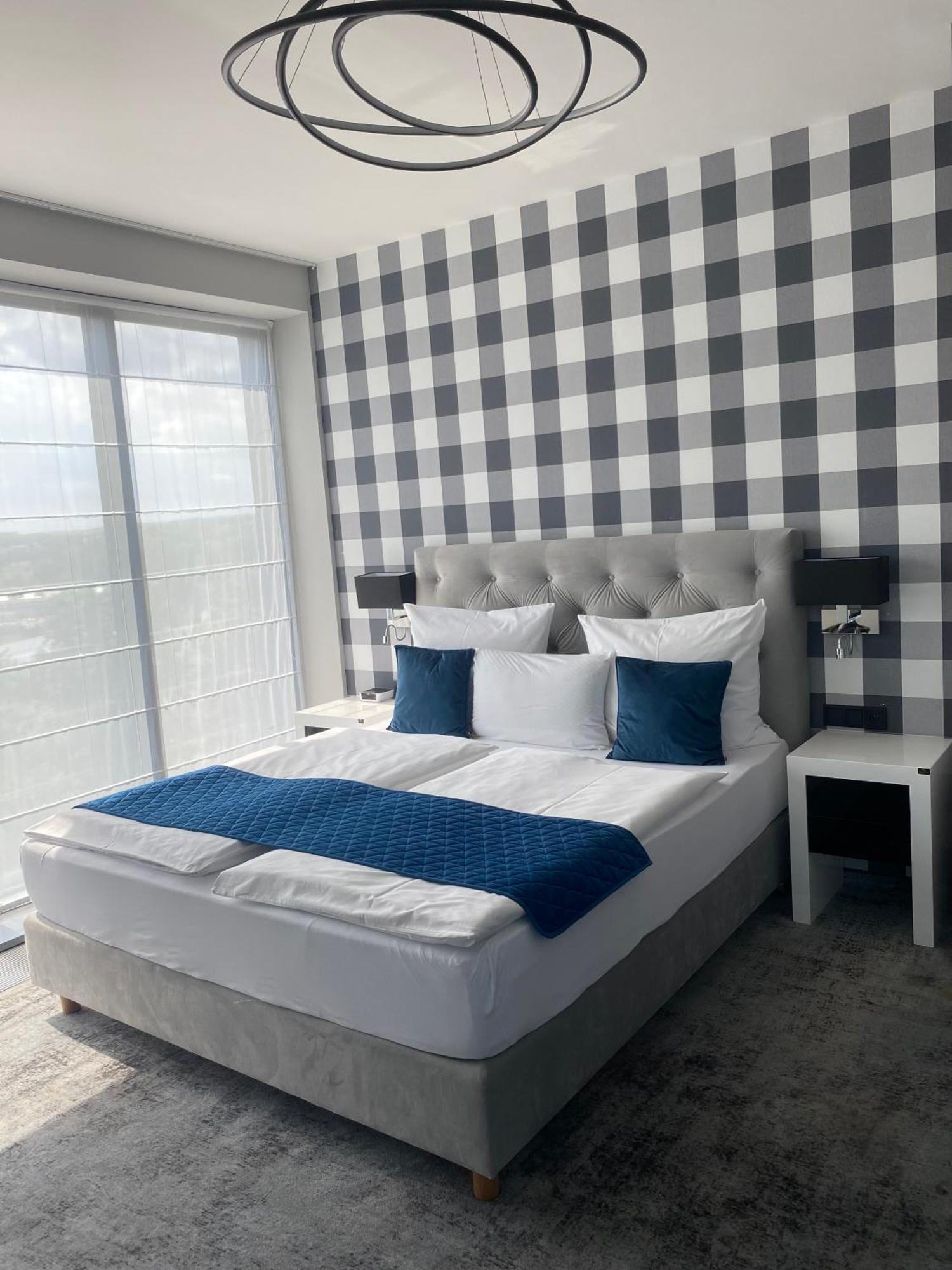 Hotel Sanova Jaroslaw Bagian luar foto