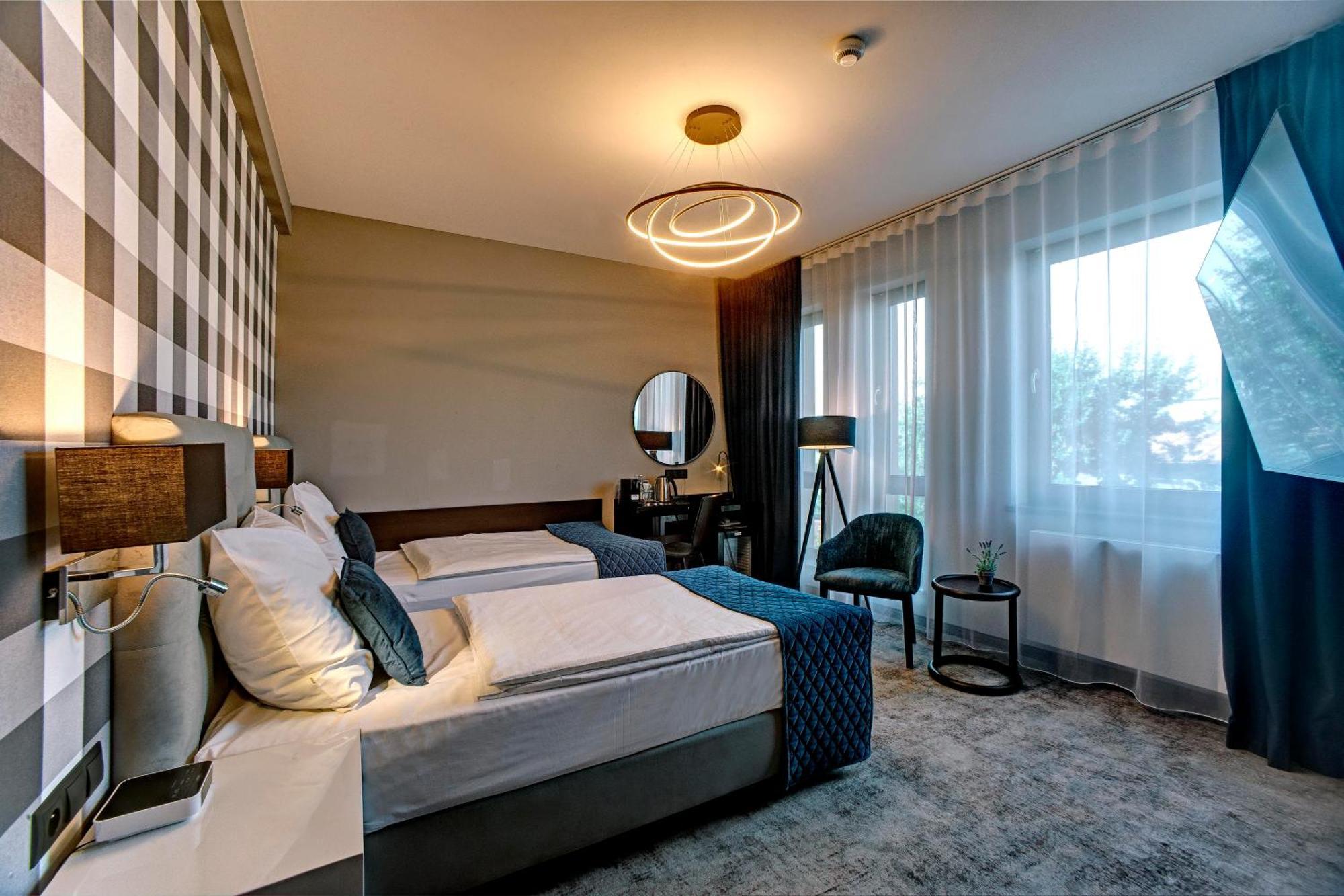 Hotel Sanova Jaroslaw Bagian luar foto